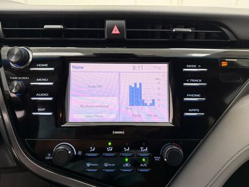 Used 2020 Toyota Camry LE FWD image 10