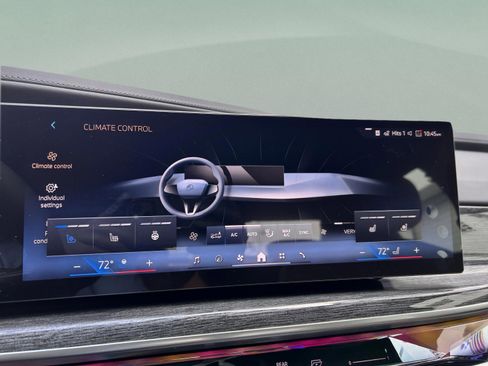 Used 2025 BMW 750e xDrive w/ Executive Package image 16