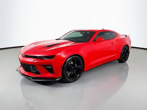 Used 2016 Chevrolet Camaro SS RWD image 3