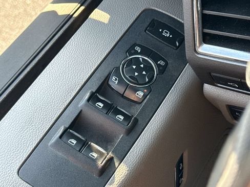 Used 2017 Ford F250 XLT w/ XLT Premium Package AWD/4WD image 14