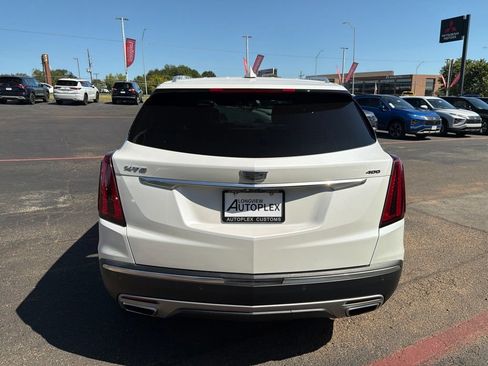 Used 2022 Cadillac XT5 Premium Luxury w/ Technology Package FWD image 7