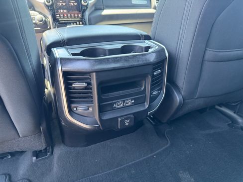 Used 2019 RAM 1500 Big Horn AWD/4WD image 32