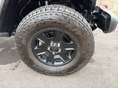 Used 2021 Jeep Gladiator Mojave image 4