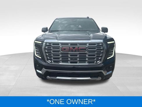 Used 2026 GMC Yukon Denali w/ Sun & Power Step Package AWD/4WD image 3
