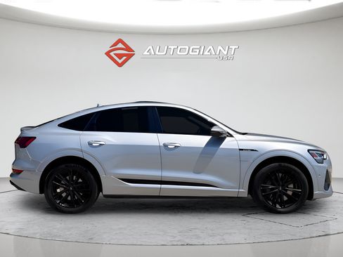 Used 2021 Audi e-tron Premium Plus w/ Premium Plus Package AWD/4WD image 17