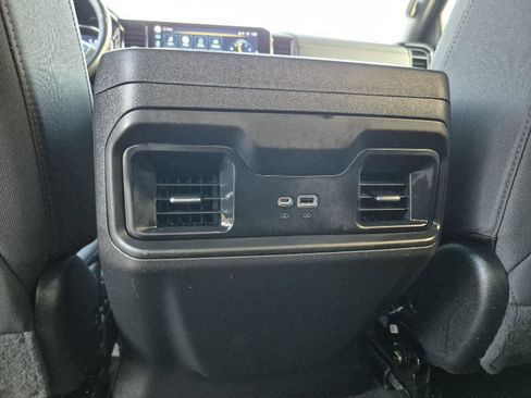 Used 2022 Chevrolet Silverado 1500 LT Trail Boss w/ Convenience Package II image 25