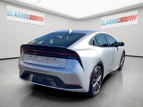 Used 2023 Toyota Prius XLE image 3