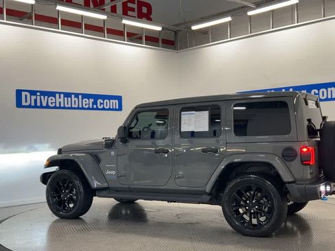 Used 2022 Jeep Wrangler Unlimited Sahara w/ Cold Weather Group AWD/4WD image 8