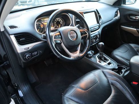 Used 2018 Jeep Cherokee Limited image 26