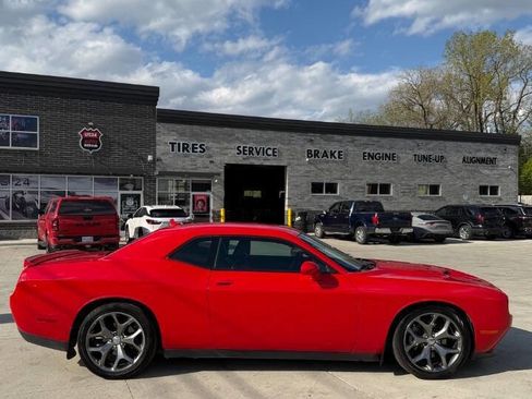 Used 2015 Dodge Challenger SXT Plus w/ Technology Group RWD image 16