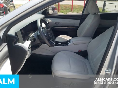 Used 2025 Hyundai Tucson SEL FWD image 6