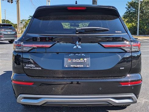 New 2025 Mitsubishi Outlander SE image 6