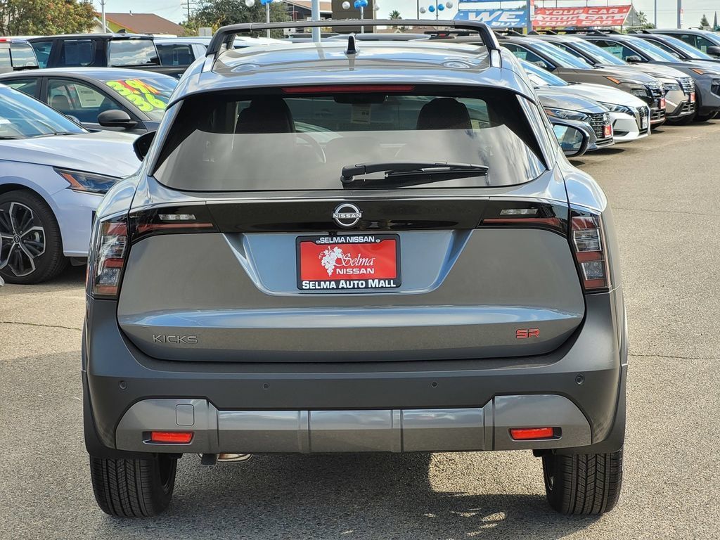 New 2026 Nissan Kicks SR w/ Illumination Package FWD image 5