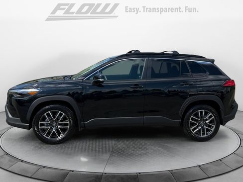 Used 2026 Toyota Corolla Cross XLE w/ Convenience Package image 5