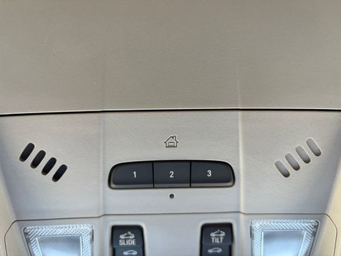 Used 2019 GMC Acadia SLT image 30