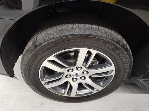 Used 2024 Ford Expedition Limited image 10