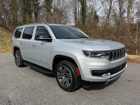 Used 2023 Jeep Wagoneer Series II image 4