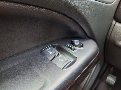 Used 2022 GMC Canyon Elevation image 17