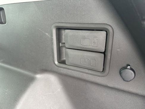 Used 2024 GMC Terrain SLE image 52