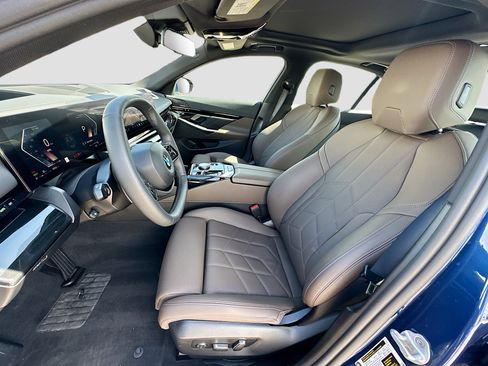 Used 2025 BMW 530i RWD image 18
