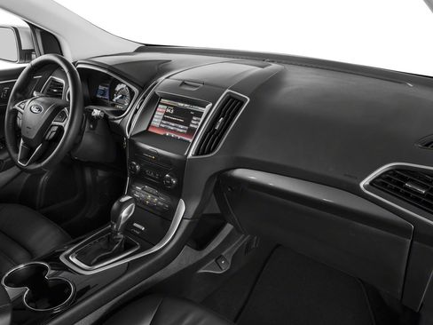 Used 2018 Ford Edge Titanium FWD image 39