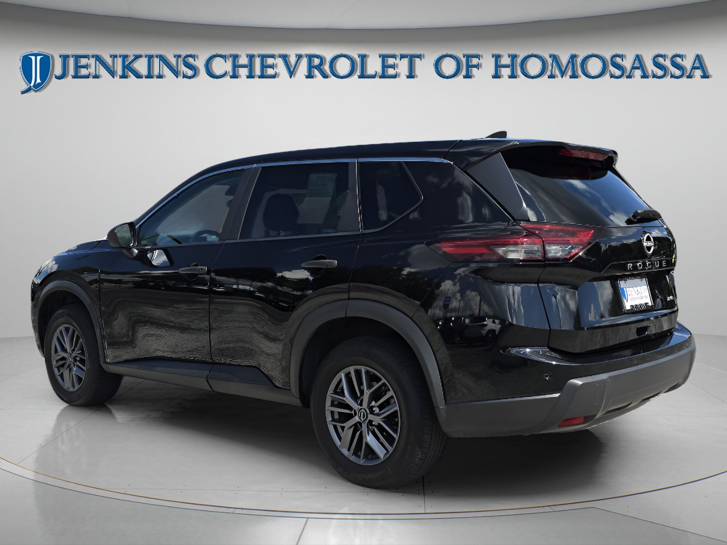 Used 2024 Nissan Rogue S AWD/4WD image 8