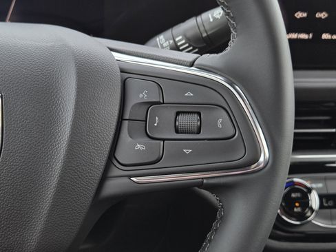 New 2026 Buick Envista Sport Touring image 9