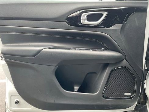 Used 2023 Jeep Compass Altitude w/ Sun and Sound Group image 10