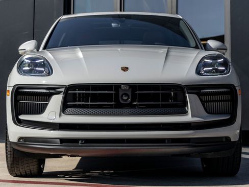 Certified 2026 Porsche Macan S AWD/4WD image 8