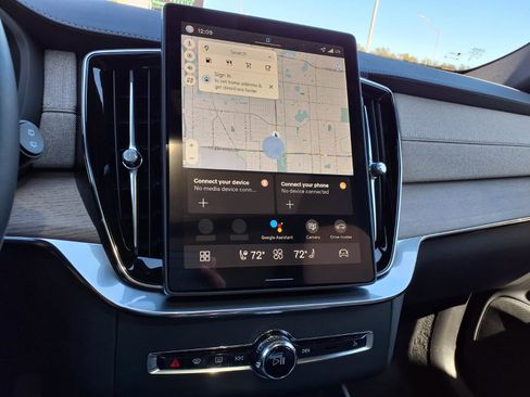 New 2026 Volvo XC90 B6 Plus w/ Protection Package Premier image 15