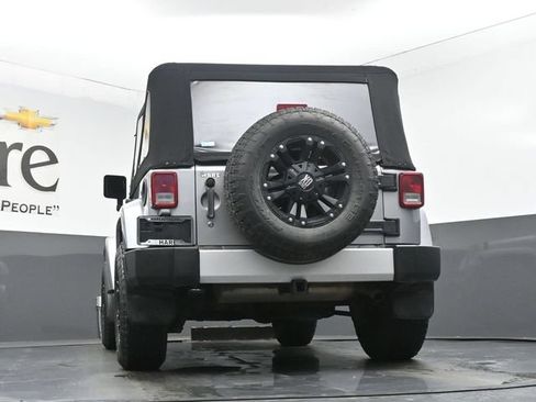 Used 2013 Jeep Wrangler Sahara w/ Dual Top Group AWD/4WD image 49