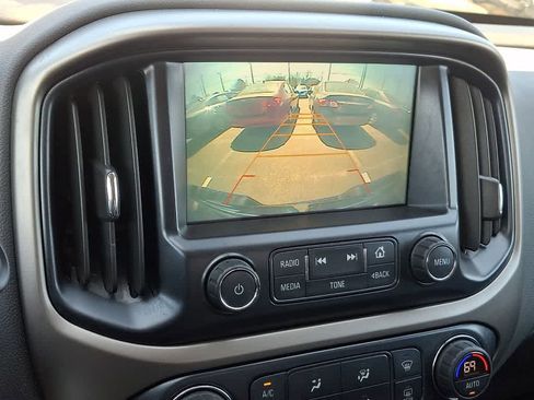 Used 2017 Chevrolet Colorado Z71 RWD image 16
