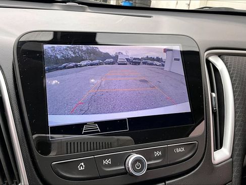 Used 2022 Chevrolet Malibu LS FWD image 13