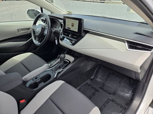 Used 2025 Toyota Corolla LE FWD image 27
