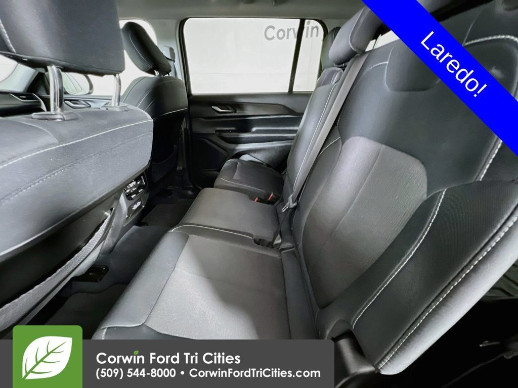 Used 2023 Jeep Grand Cherokee L Laredo w/ Luxury Tech Group I AWD/4WD image 29
