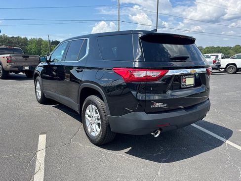 Used 2021 Chevrolet Traverse LS FWD image 8