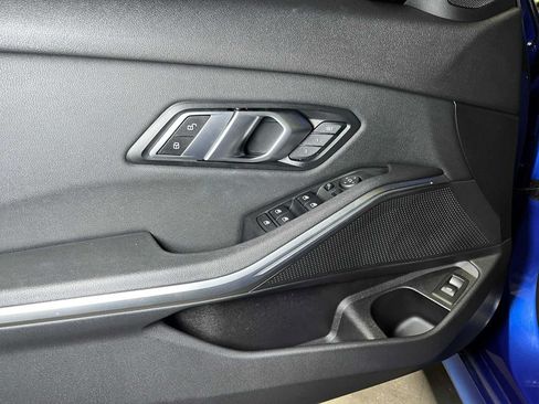 Used 2021 BMW 330i Sedan w/ M Sport Package RWD image 21