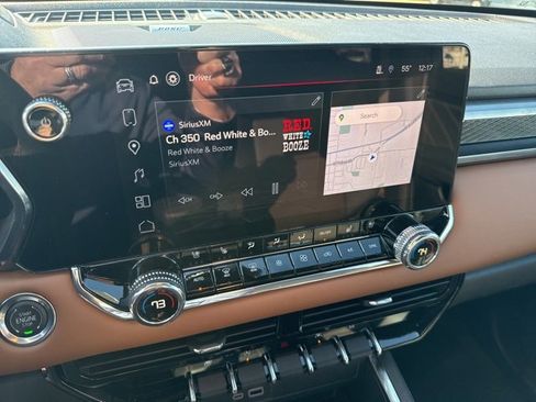 Used 2025 GMC Canyon AT4 w/ Nightfall Edition image 16