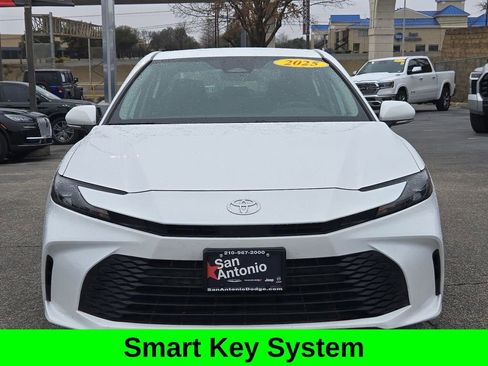 Used 2025 Toyota Camry LE image 3