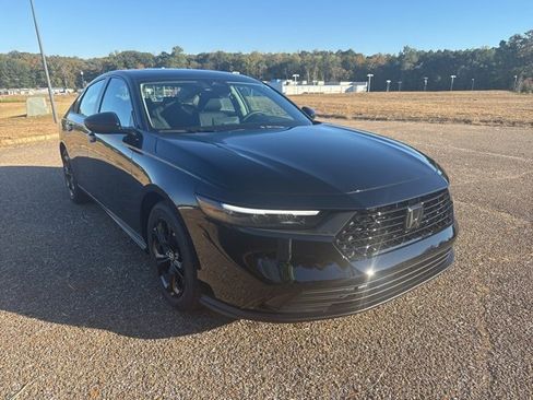 New 2025 Honda Accord SE image 2