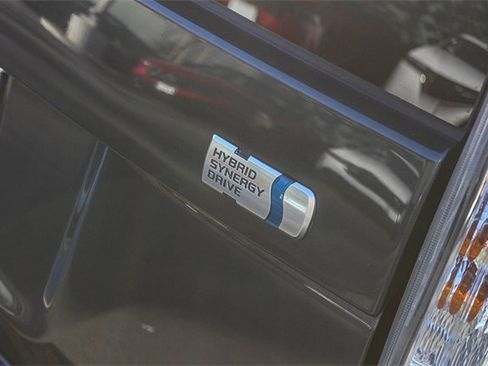 Used 2015 Toyota Prius Two image 12