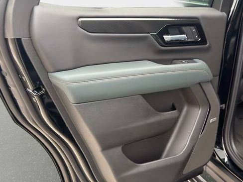 New 2026 GMC Yukon AT4 w/ AT4 Premium Plus Package AWD/4WD image 11