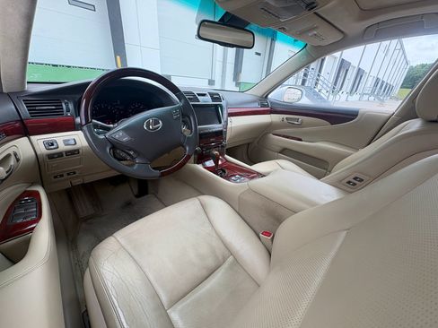 Used 2007 Lexus LS 460 L RWD image 8