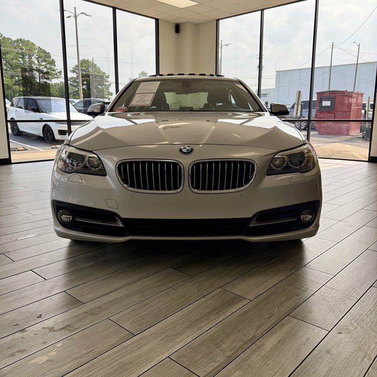 Used 2015 BMW 528i Sedan RWD image 2
