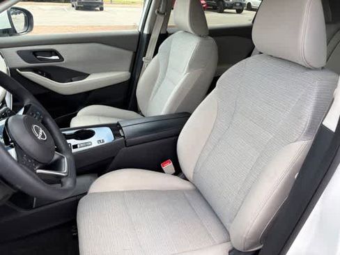 Used 2023 Nissan Rogue SV FWD image 11