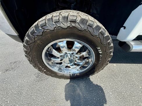 Used 2011 GMC Sierra 2500 SLT w/ SLT Convenience Package AWD/4WD image 19