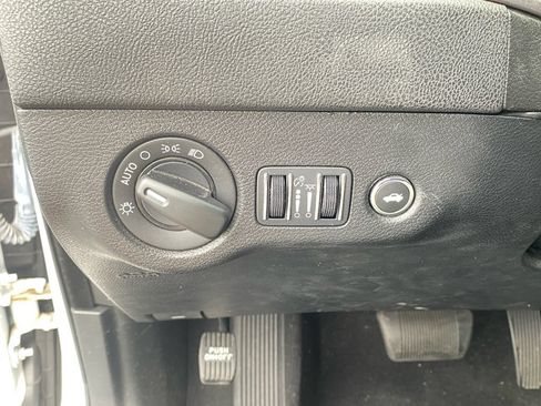 Used 2023 Dodge Charger SXT RWD image 21