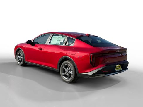 New 2025 Kia K4 LXS image 3