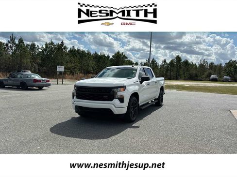 Used 2024 Chevrolet Silverado 1500 Custom image 1