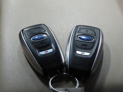 Used 2017 Subaru Legacy 3.6R Limited w/ Popular Package #4 AWD/4WD image 19